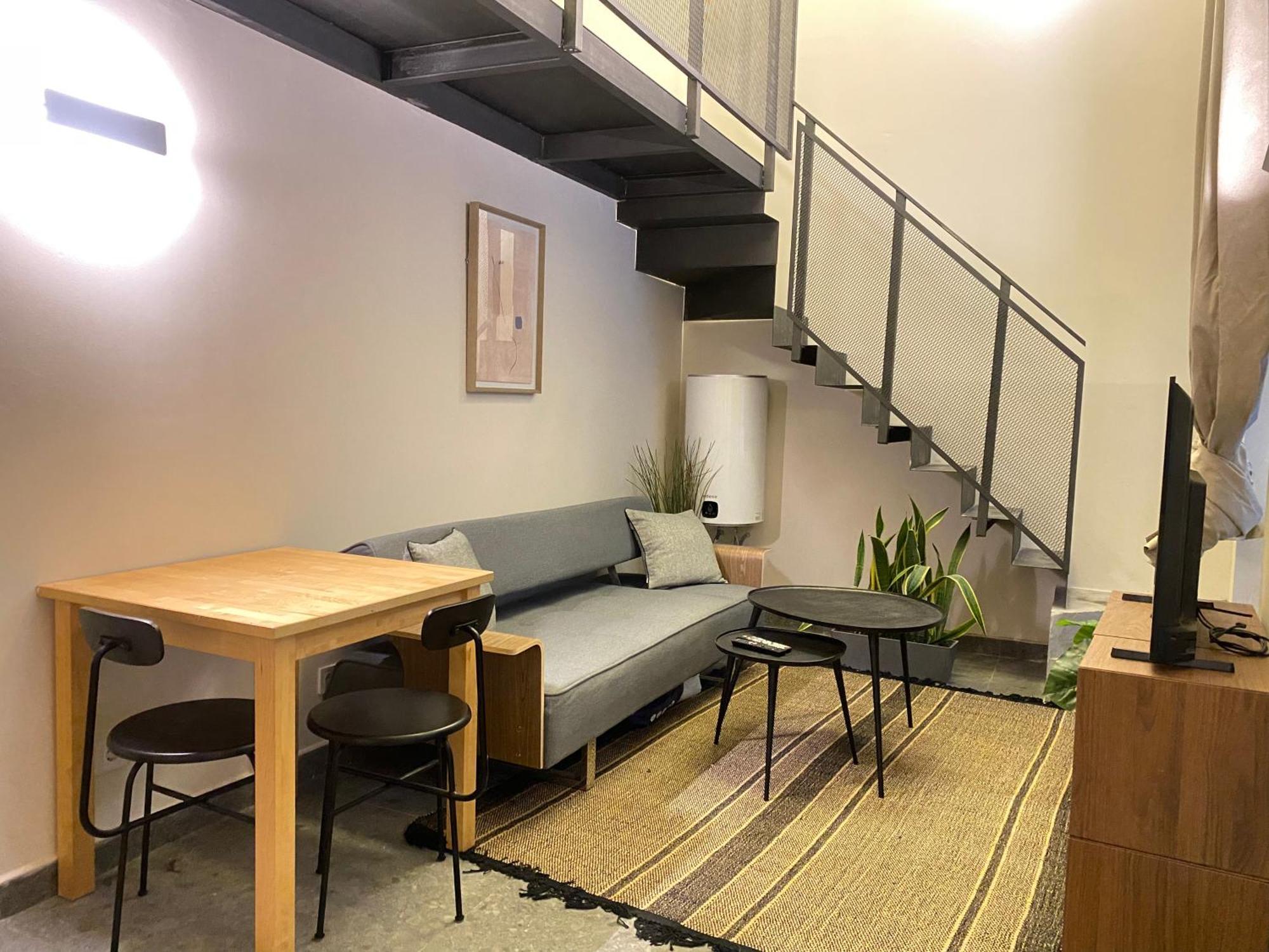 Unique Living Born Apartments & Studios Барселона Экстерьер фото