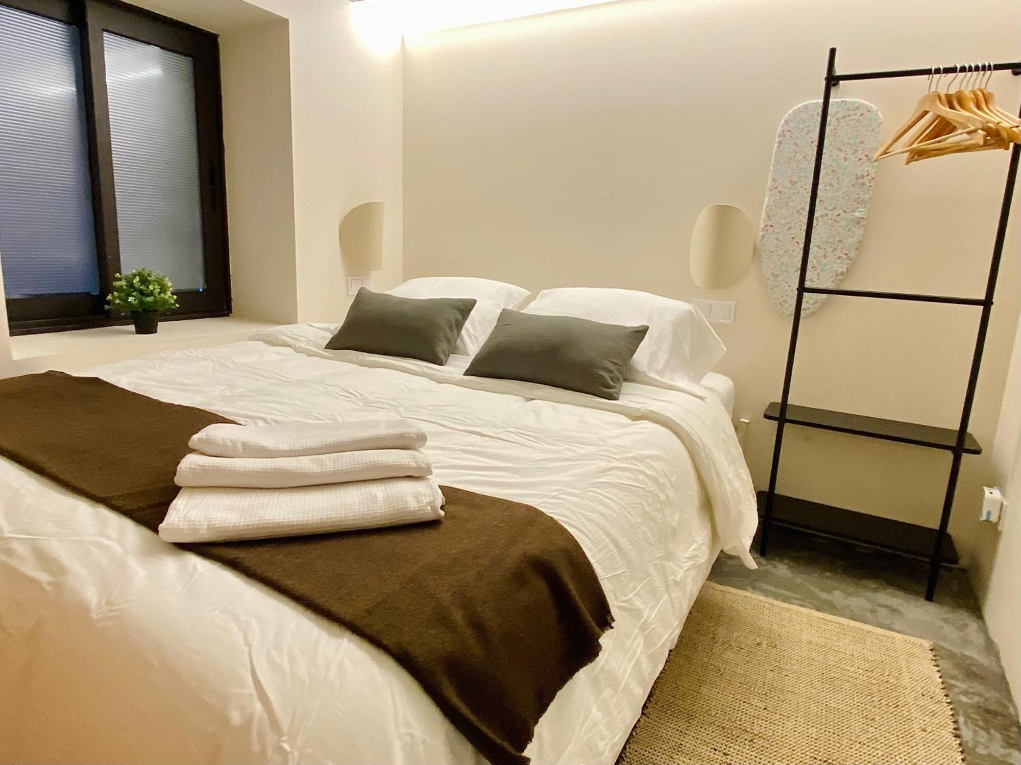 Unique Living Born Apartments & Studios Барселона Экстерьер фото